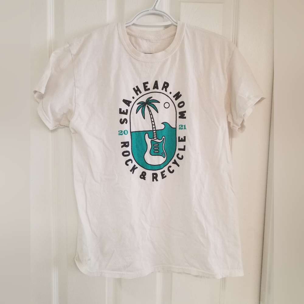 Sea. Hear. Now. Rock & Recycle Concert Tshirt S/M
